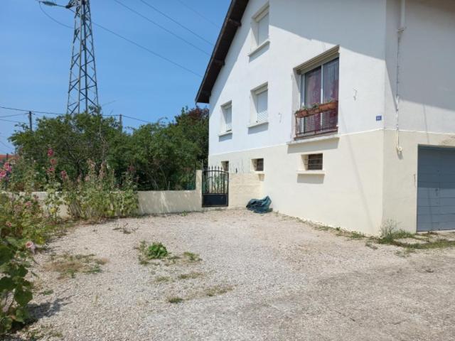 Jacques Et Paola Chanis Amberieu-en-Bugey Exterior photo